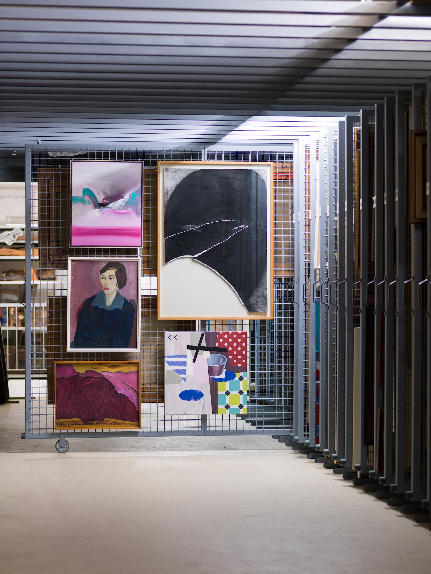 © Kunstvilla im KunstKulturQuartier, Annette Kradisch, Nürnberg, Titel: Ortwin Michl, Wolkenbild, 2, 2016 (Detail), Werner Knaupp, Kopf, 14.08.1979, 1979 (Detail), Wolf Sakowski, Die Kubistische Küche, 2011, Christian Klaiber, (rotes) Gebirge, 1959 (Detail), Brigitta Heyduck, Karin, 1958 (Detail) © VG Bild-Kunst Bonn 2019 für die Werke von Brigitta Heyduck, Werner Knaupp