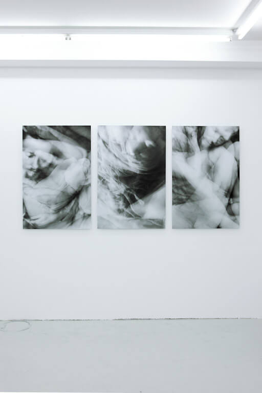 Ausstellungsansicht, Schlaf, Triptychon, © Steve Braun
