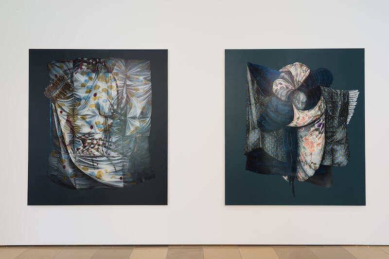 Mona Ardeleanu Kuro 2017/III und Kuro 2017/IV Öl auf Leinwand/oil on canvas, je 180 x 160 cm Courtesy Galerie Thomas Fuchs Stuttgart Ausstellungsansicht/installation view, Foto/photo: Annette Kradisch, Nürnberg
