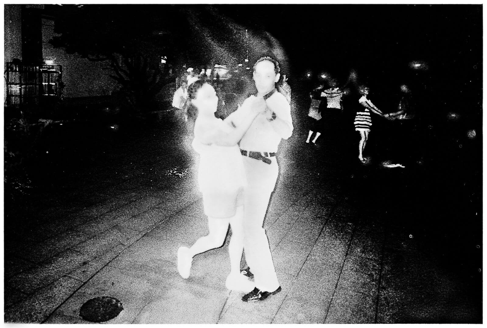 Gu You: Dance, 2016, 87,5x129,g cm, Print auf Aluminium
