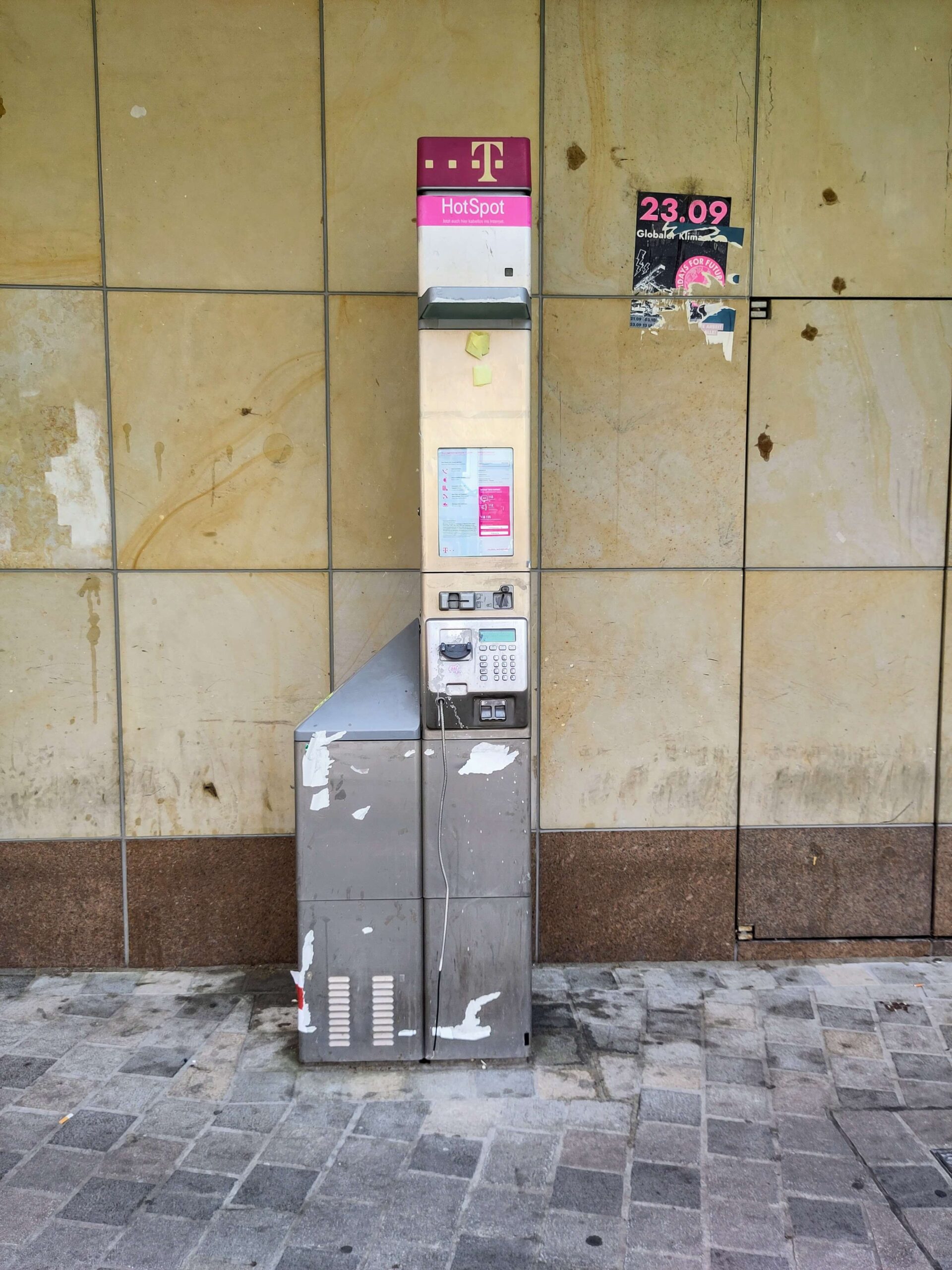 Helga Koch, Out of Order 1, 45 x 30 cm, Foto auf Alu Dibond, 2025