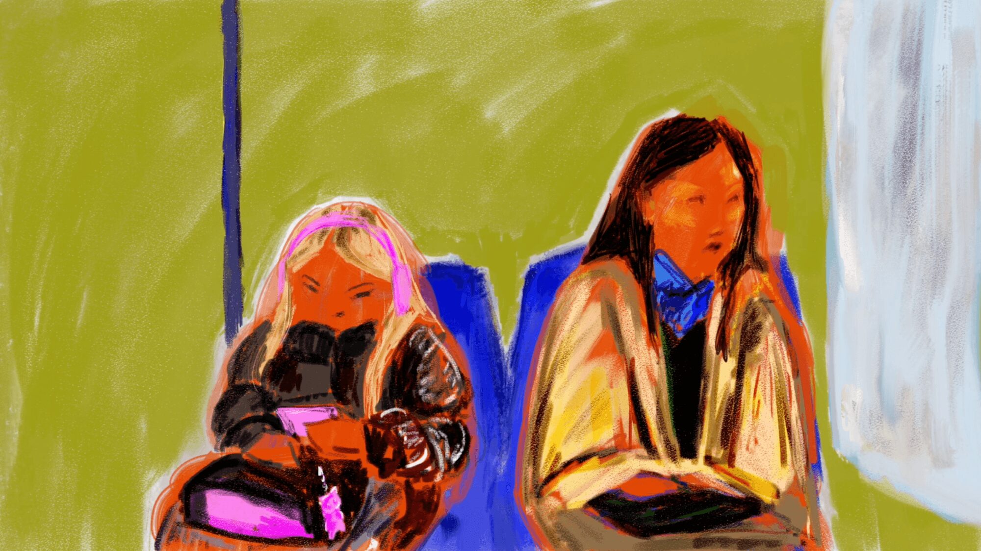 Gemaltes Videostill: zwei junge Frauen nebeneinander in einem Verkehrsmittel, die eine mit rosa Kopfhörern über ein Smartphone gebeugt, die andere blickt zur Seite, vor olivgrünem Grund mit blauen Sitzen
